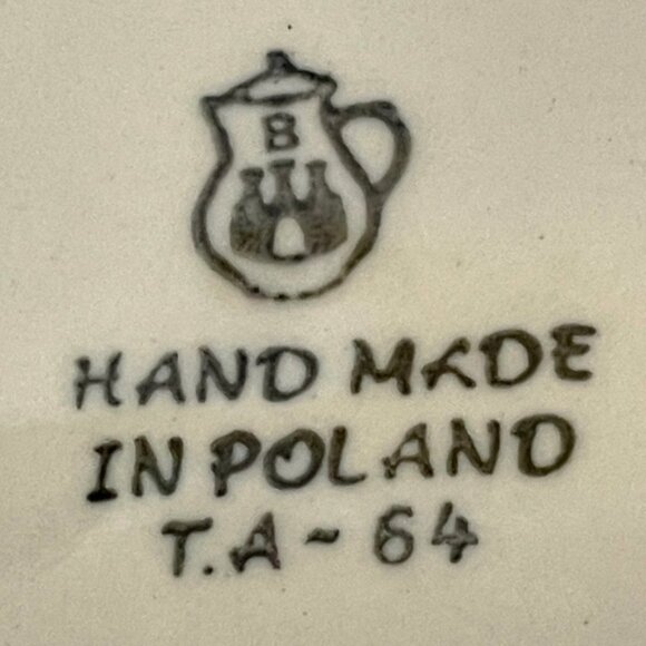 Boleslawiec Polish Pottery Plate Hand Made in Poland Cream & Blue Hearts Swirls - Picture 3 of 3